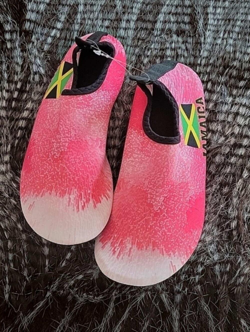 💗✨️NWT 💗✨️Different Water Shoes
